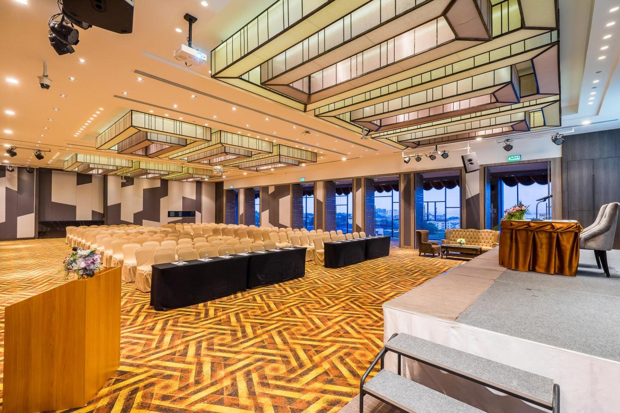 The Siamese Hotel Pattaya By Pcl Exteriör bild